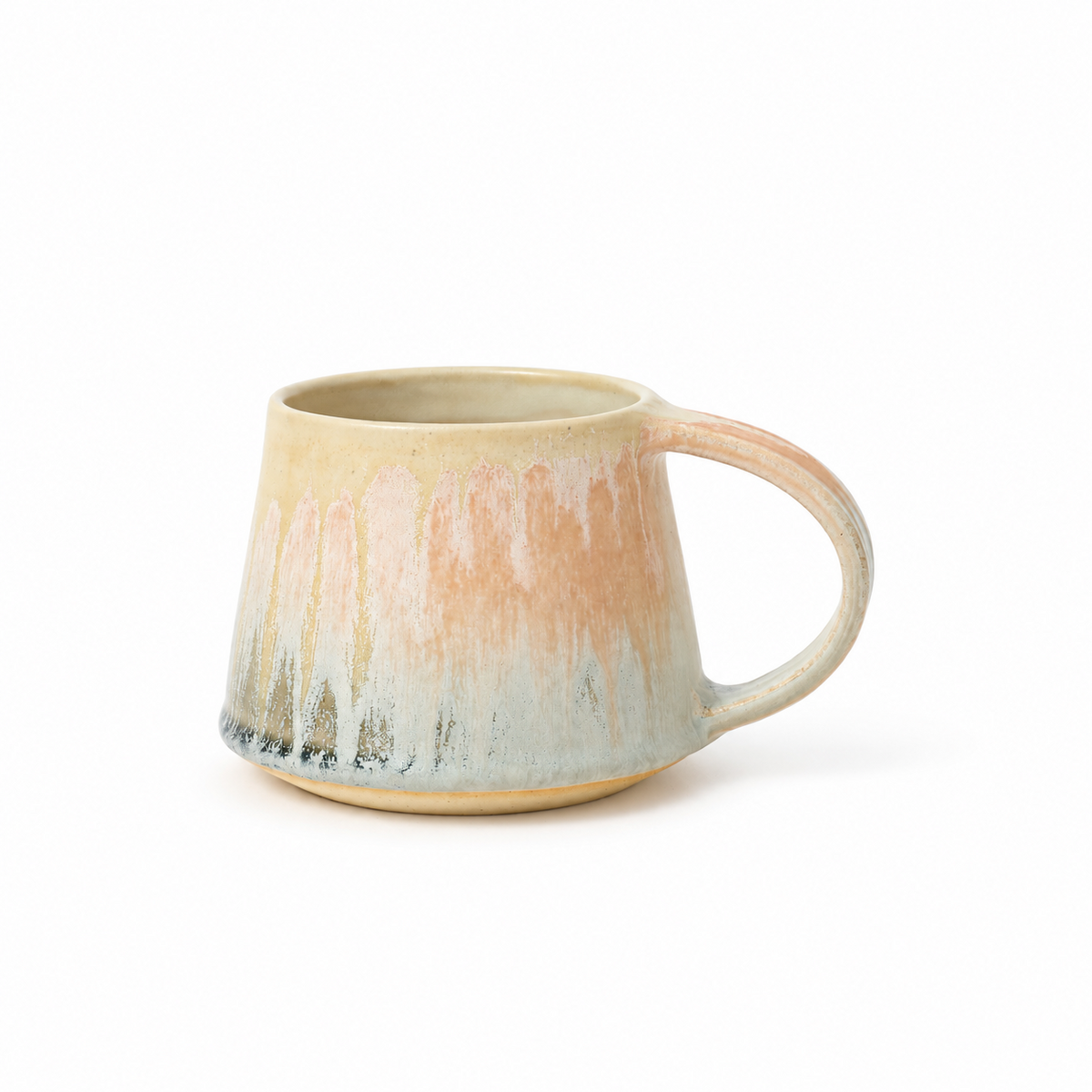 Azu Aoyagi MUG 002（ベージュ）正面・持ち手右